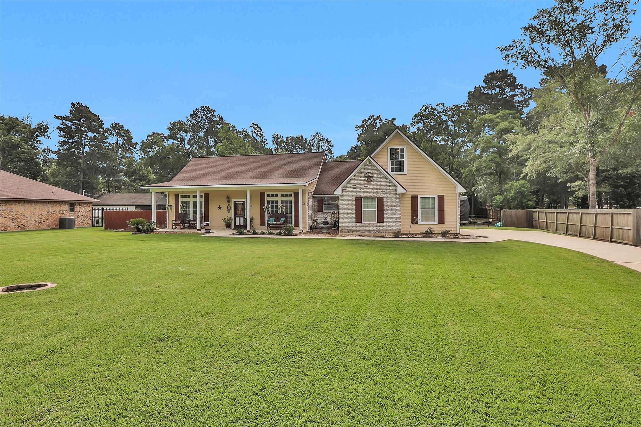 506 Weeping Willow Way Magnolia TX 77354