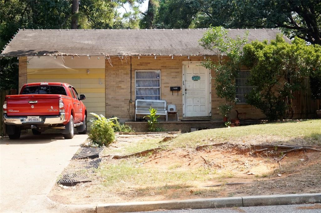 609 W Dallas Street Conroe TX 77301