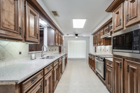 13310 Bay Place Beach City TX 77523