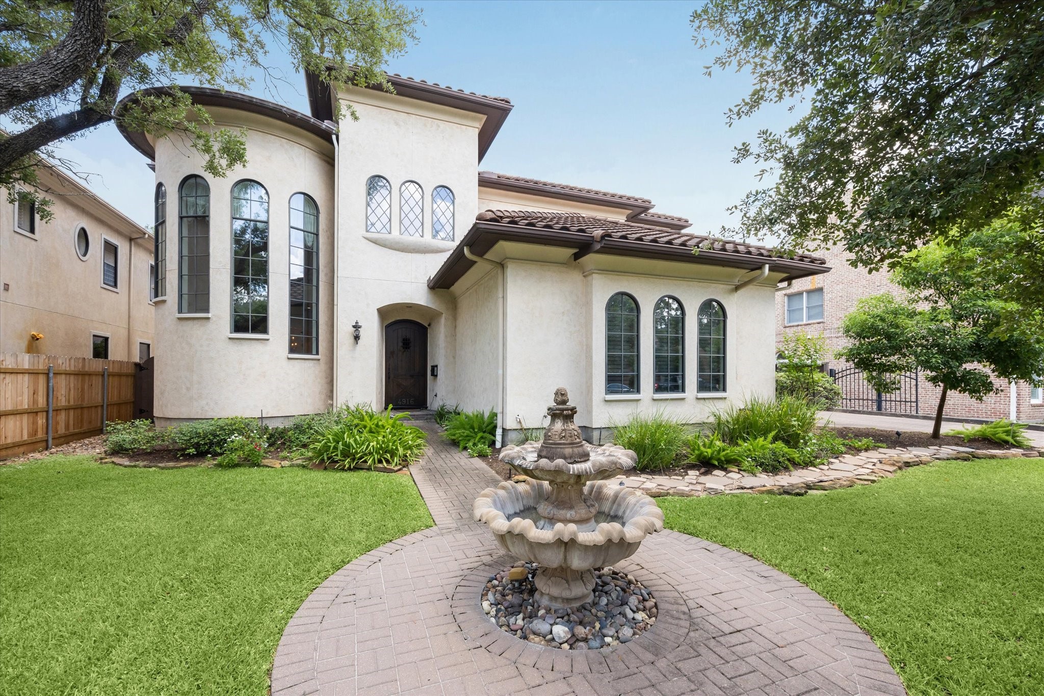 4916 Linden Street Bellaire TX 77401