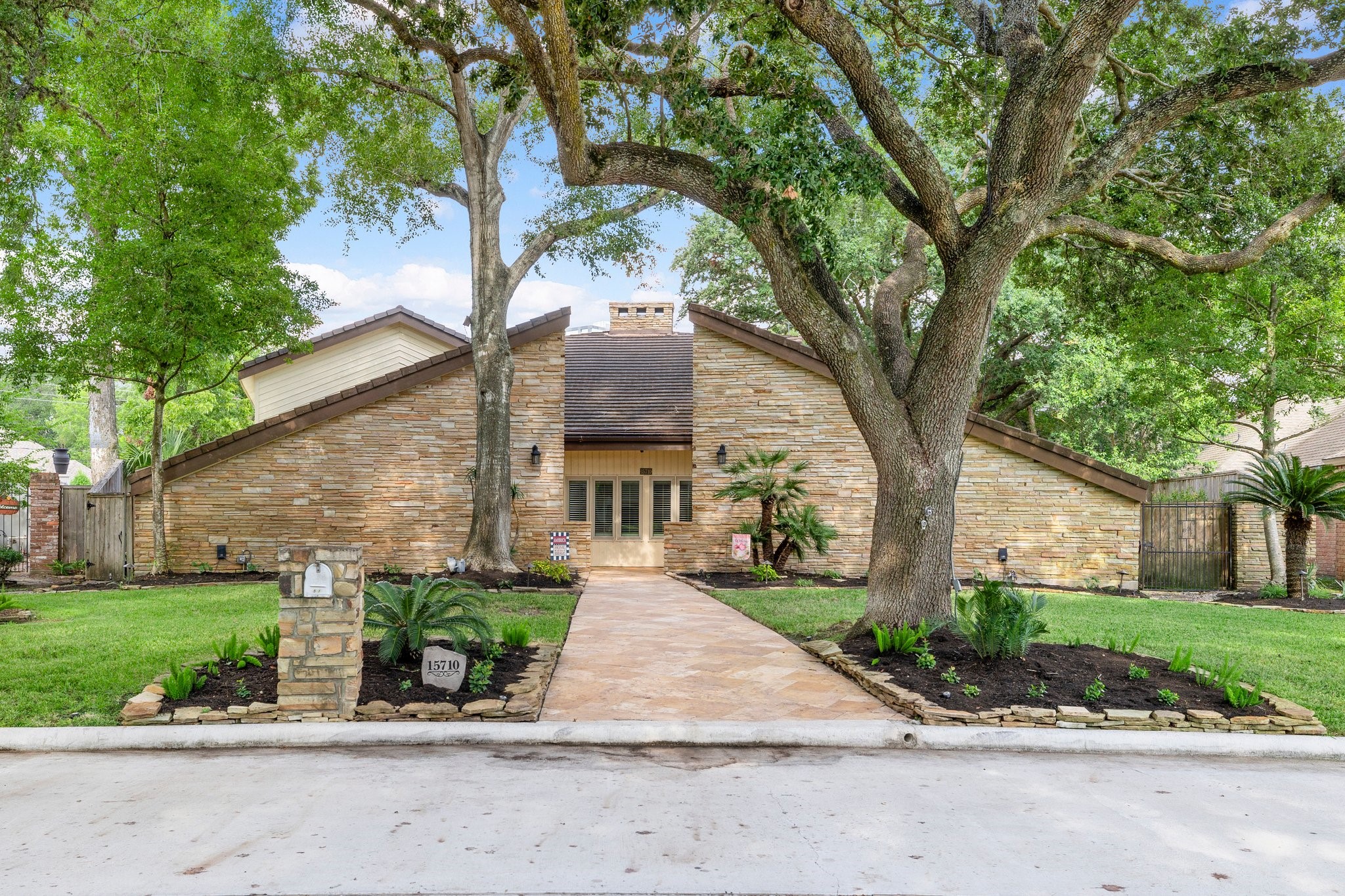 15710 Fleetwood Oaks Drive Houston TX 77079