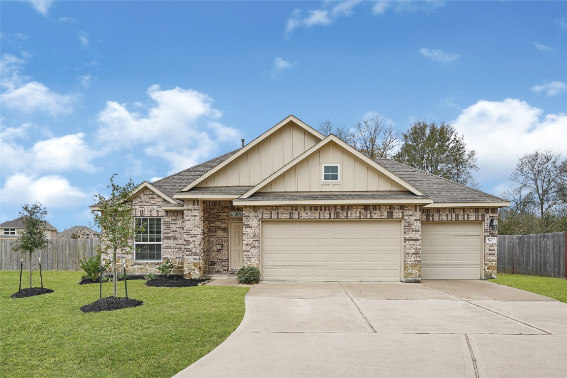 696 W Linnwood Drive New Caney TX 77357