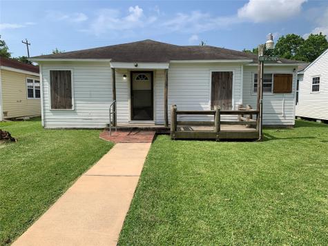 1507 W 7th Street Freeport TX 77541