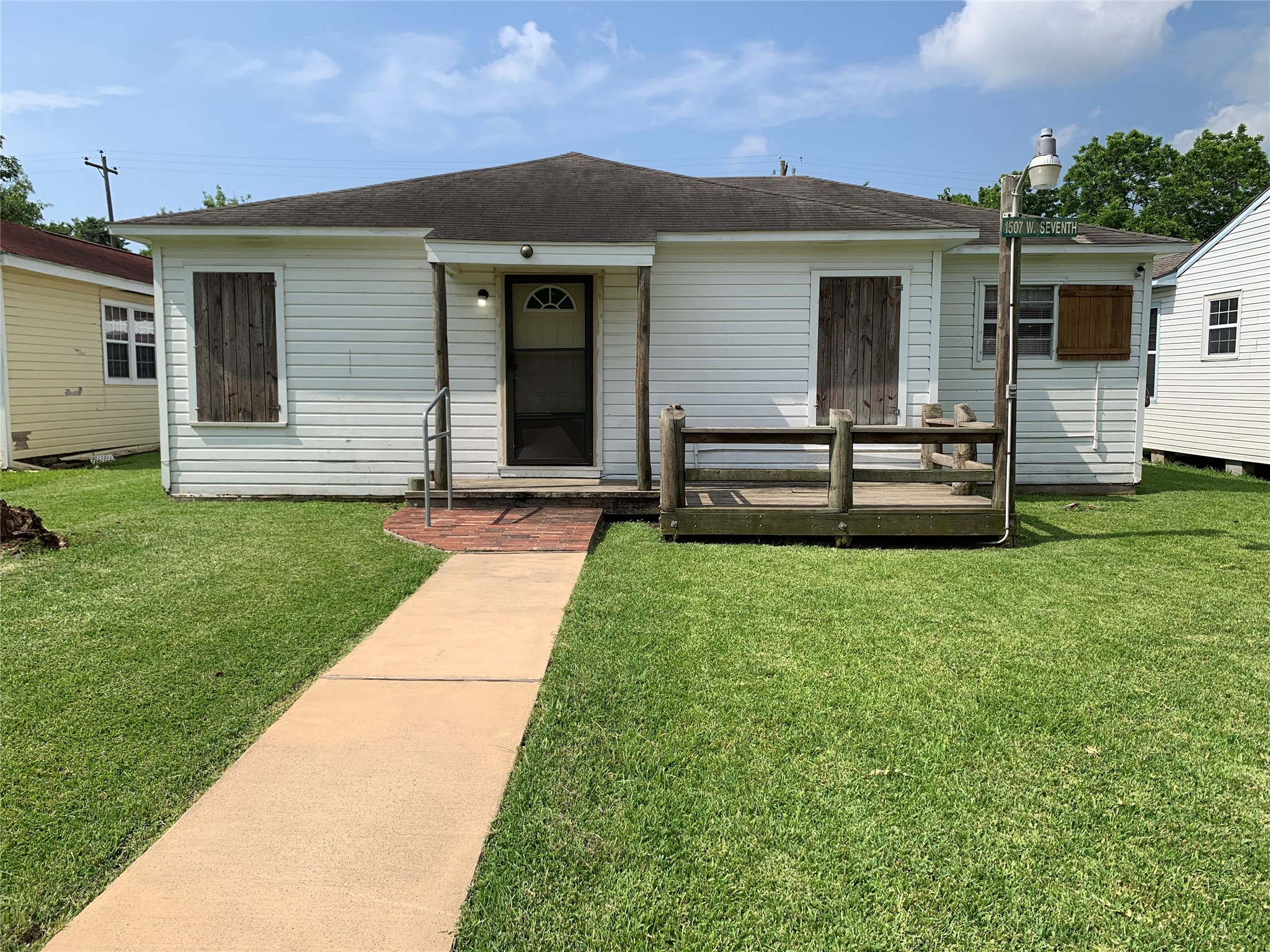 1507 W 7th Street Freeport TX 77541