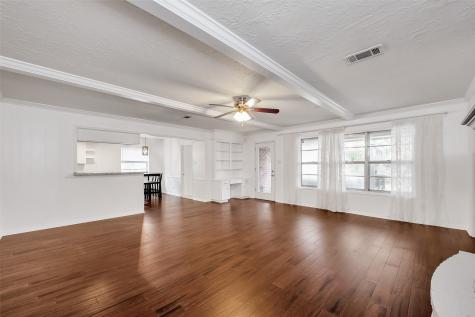 915 Calderwood Drive Houston TX 77073