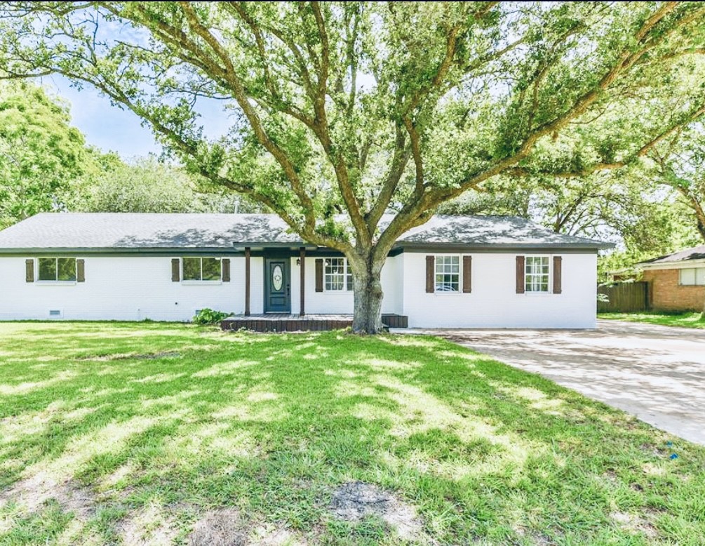 12515 County Road 283 Alvin TX 77511