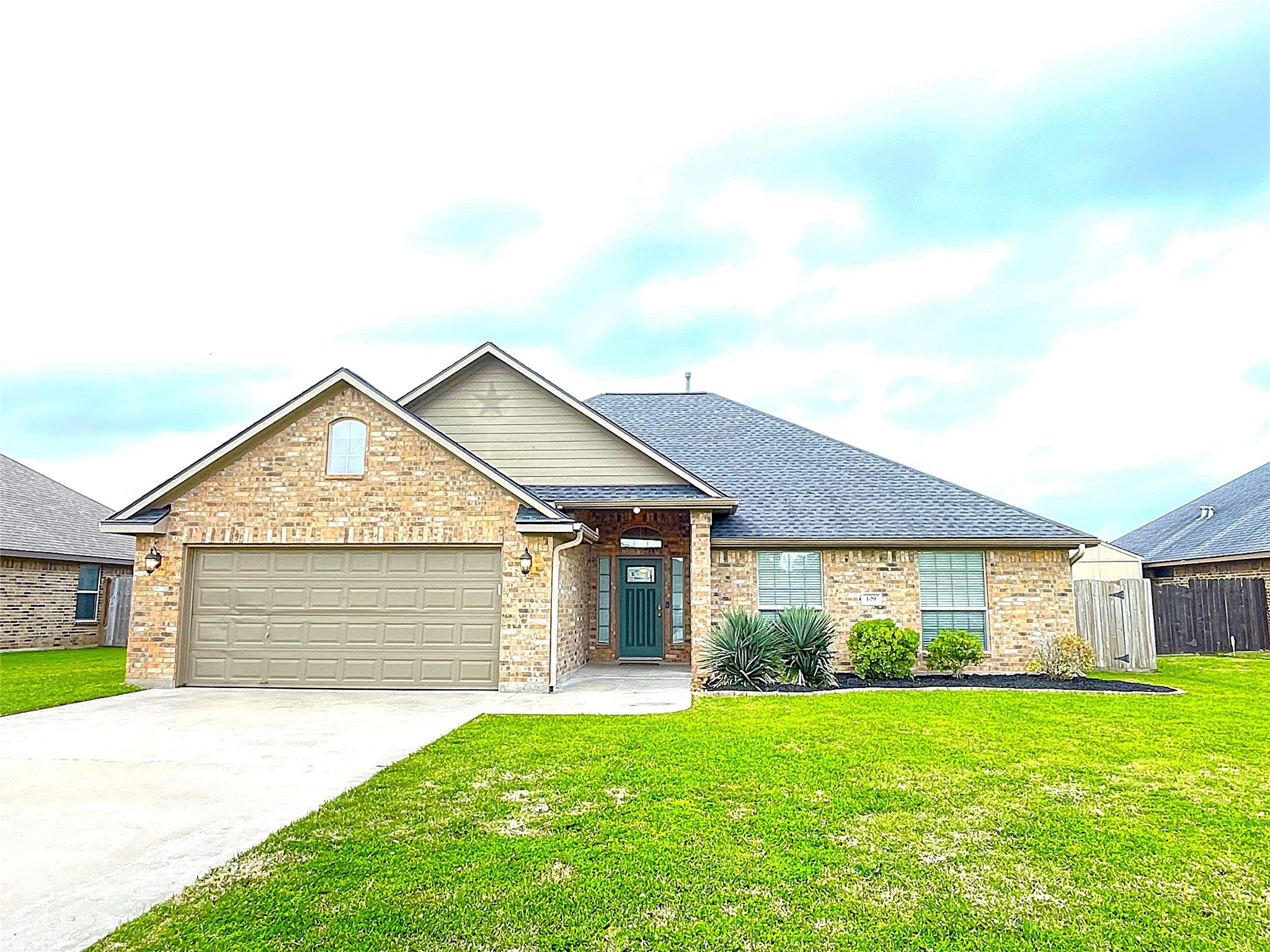 109 Goldfinch Court Richwood TX 77566