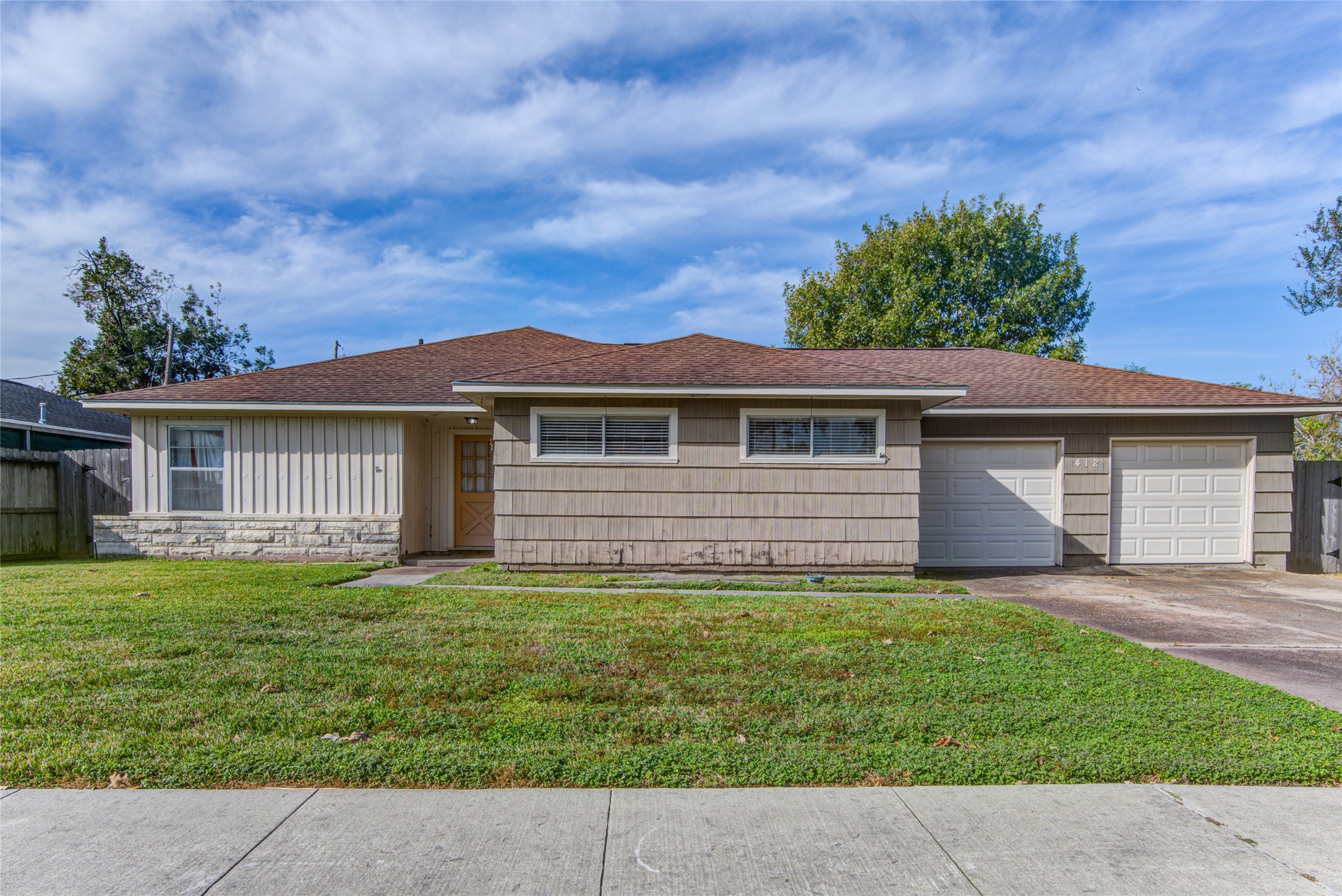 412 Yorkshire Avenue Pasadena TX 77503