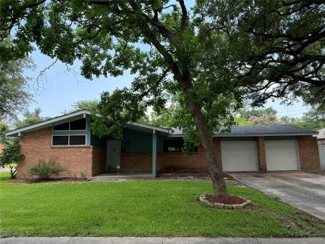 10214 Old Orchard Road La Porte TX 77571