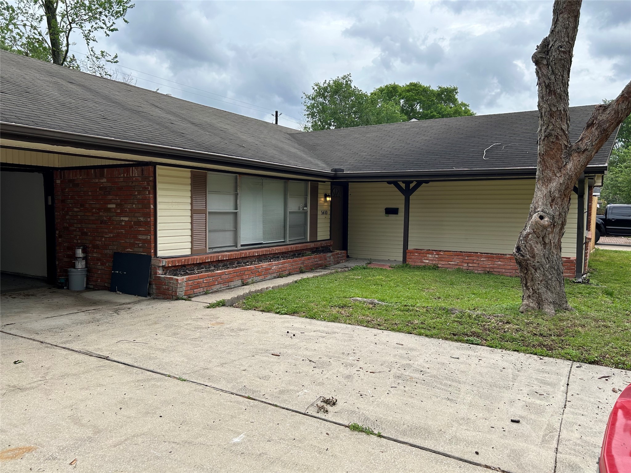 5610 Mcknight Street Houston TX 77035