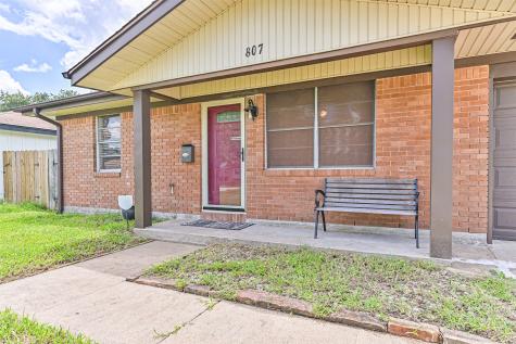 807 Temple Drive Hitchcock TX 77563