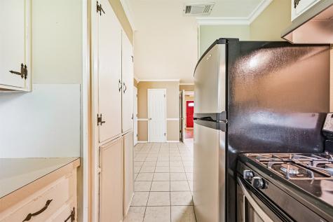 807 Temple Drive Hitchcock TX 77563