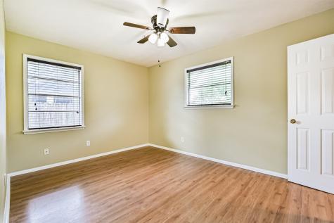 807 Temple Drive Hitchcock TX 77563