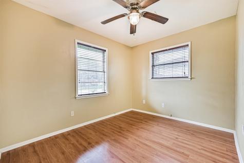 807 Temple Drive Hitchcock TX 77563