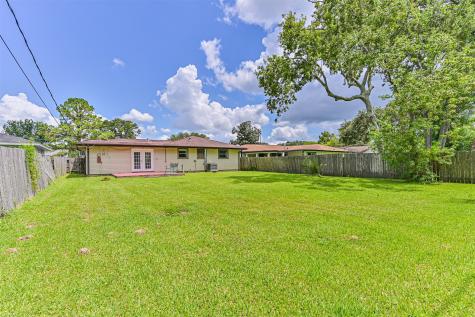 807 Temple Drive Hitchcock TX 77563