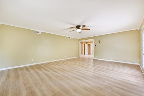 807 Temple Drive Hitchcock TX 77563