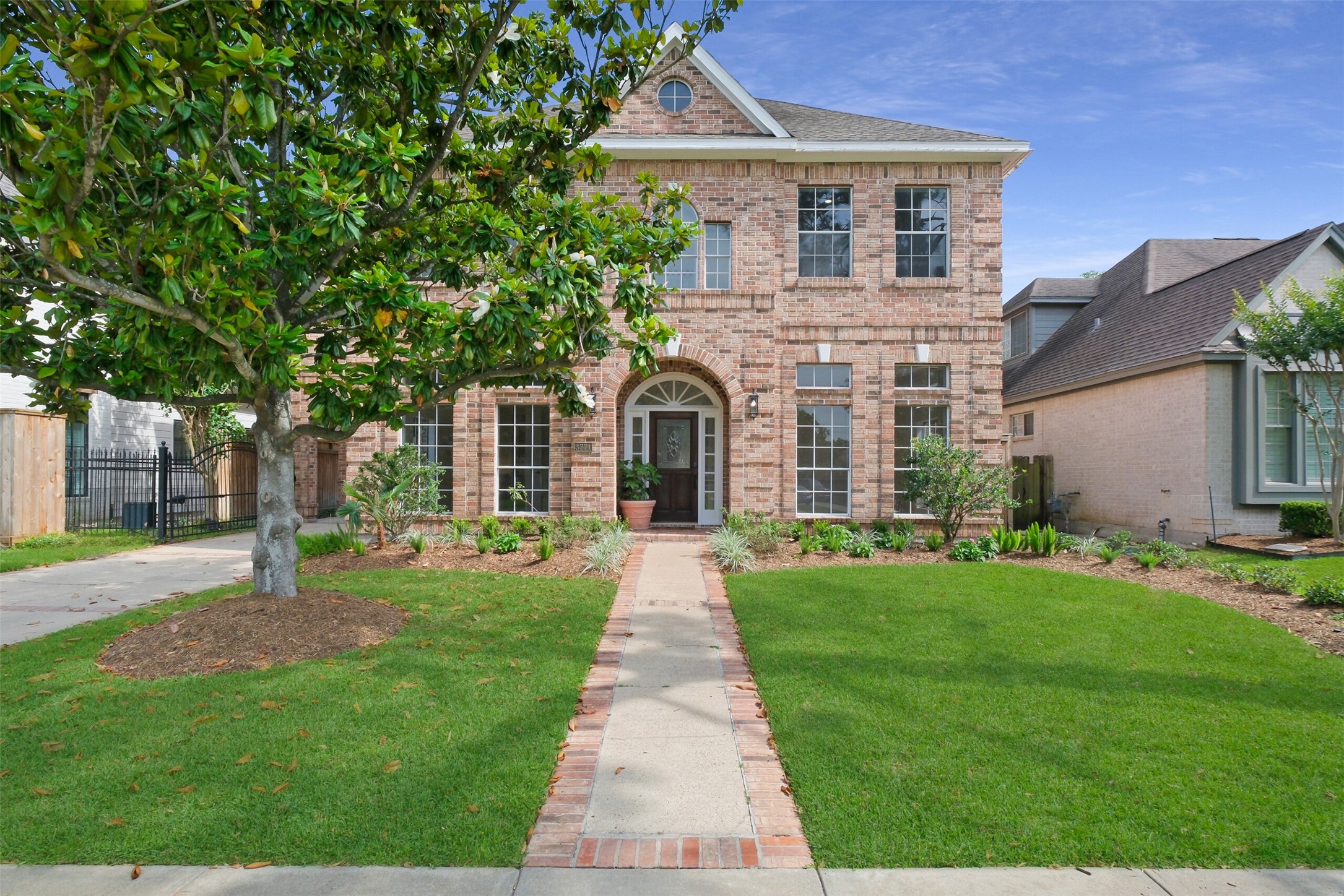 3774 Drake Street Houston TX 77005