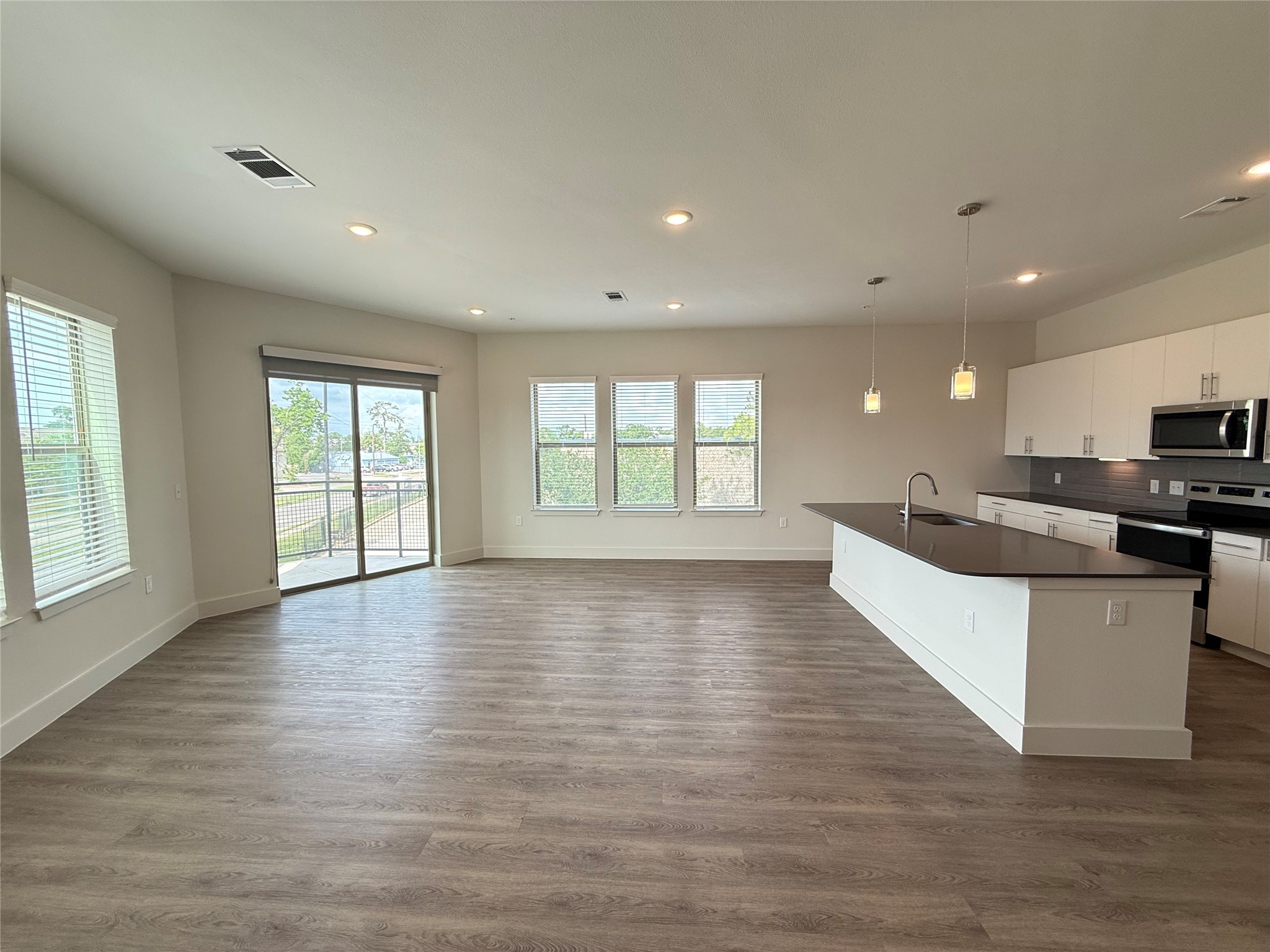 641 W Crosstimbers Street B8.211 Houston TX 77018