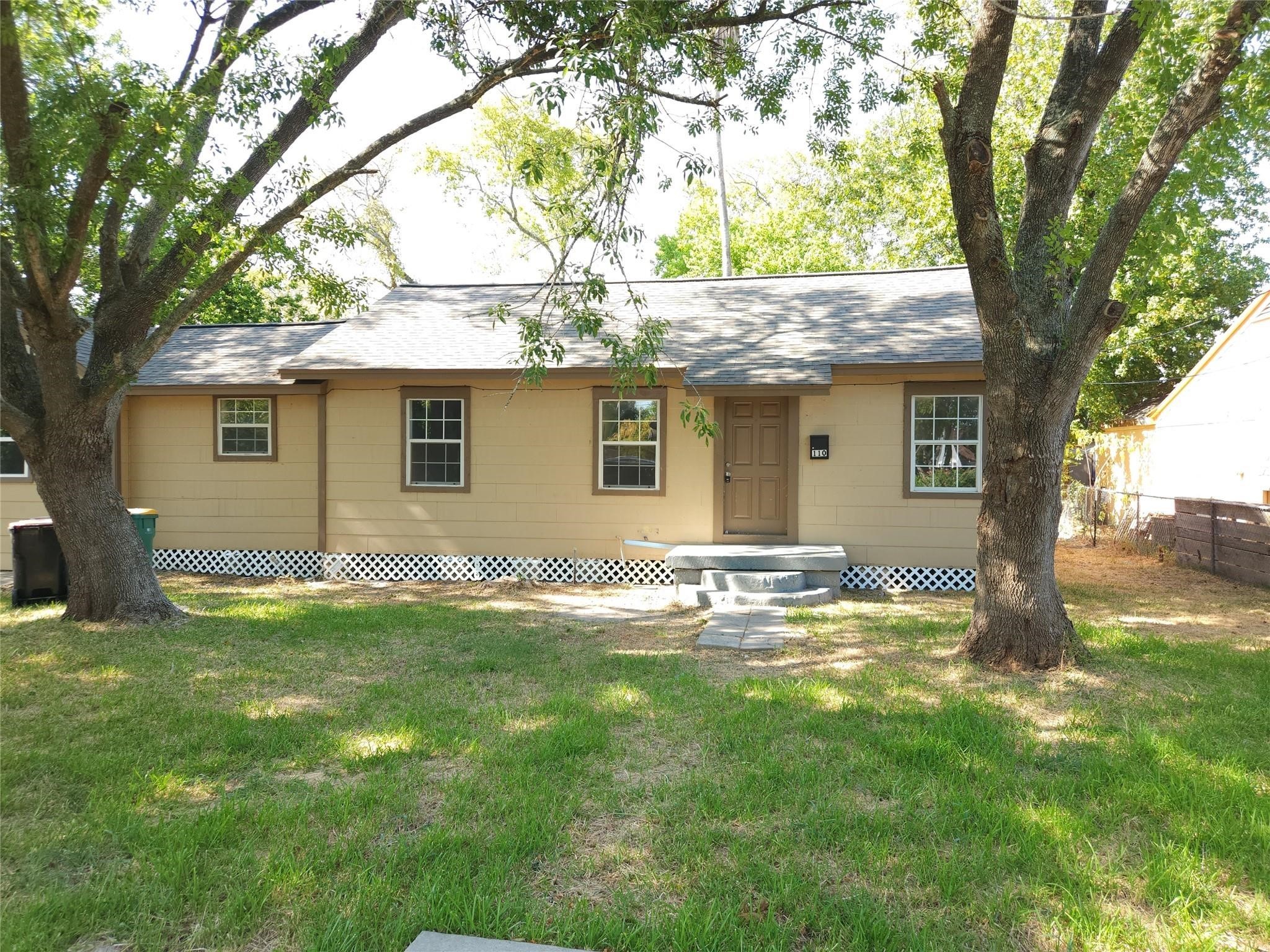110 High Street Baytown TX 77520