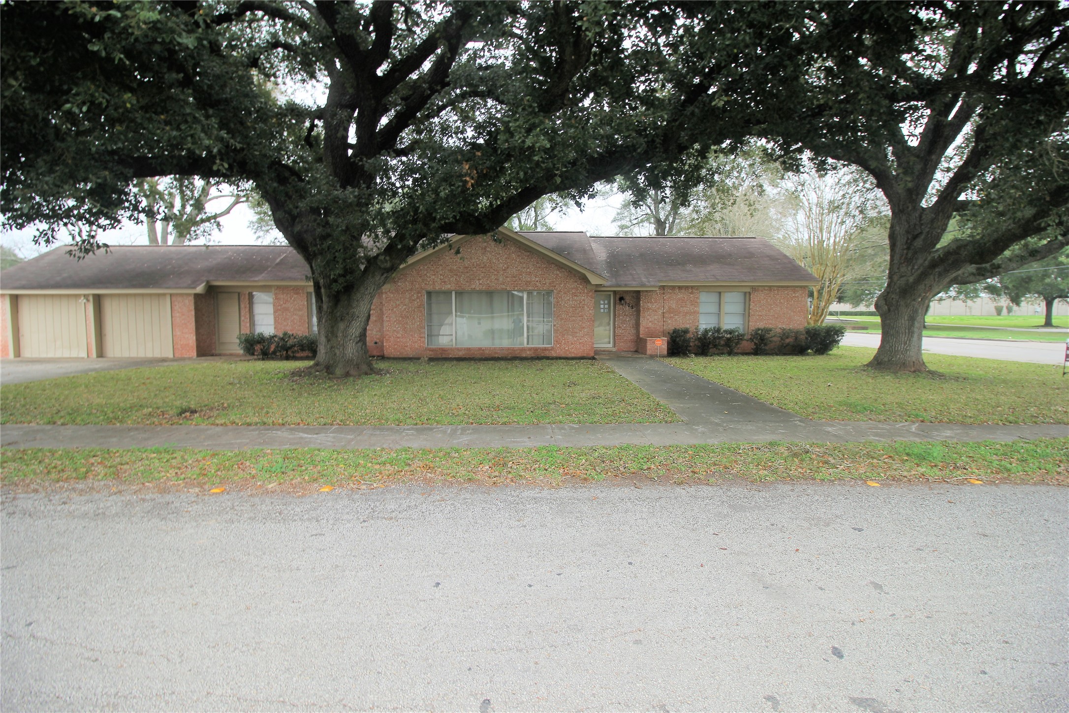 102 Evans Street Wharton TX 77488