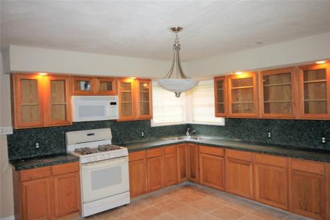 102 Evans Street Wharton TX 77488