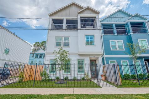909 W 35th Street A Houston TX 77018