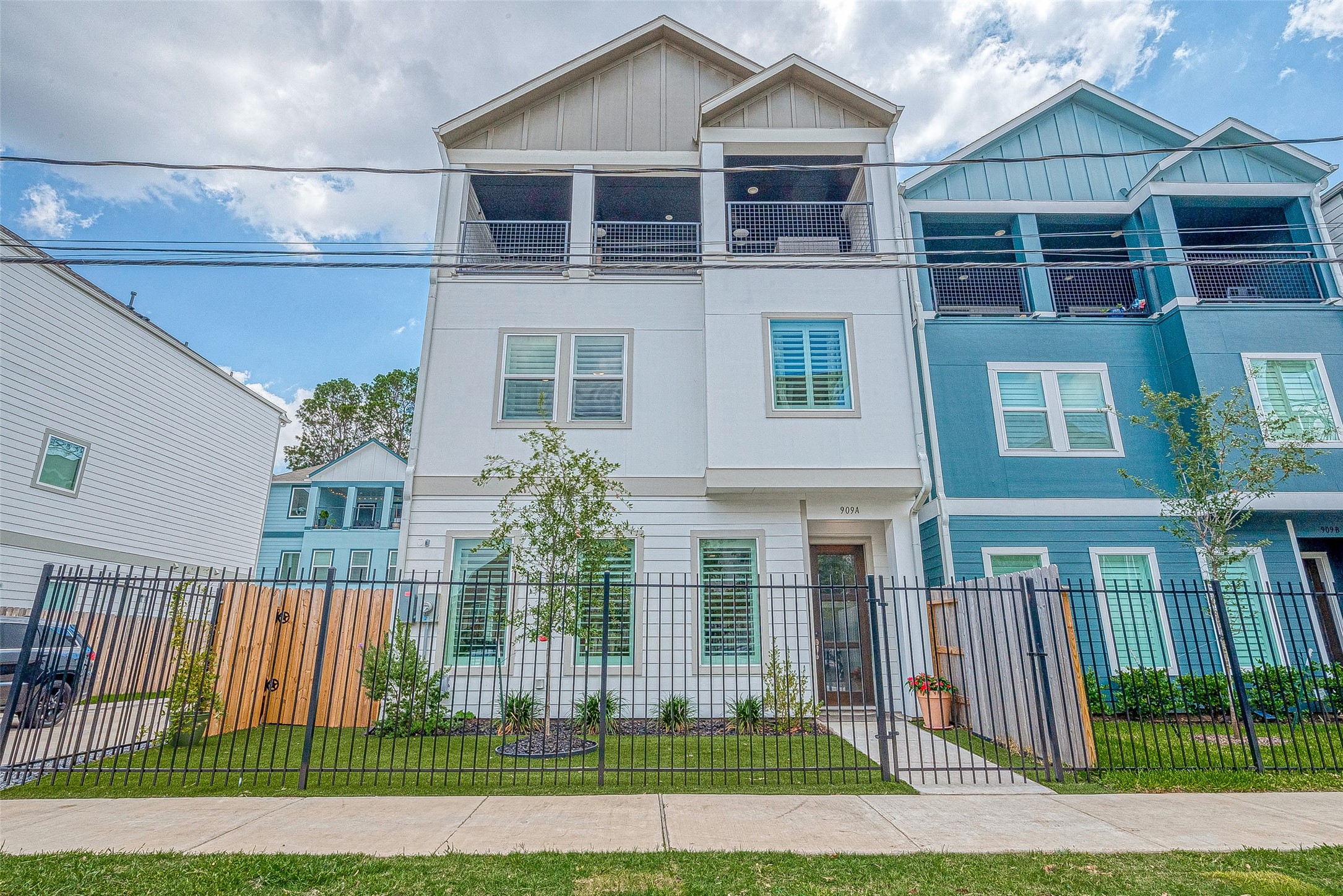 909 W 35th Street A Houston TX 77018