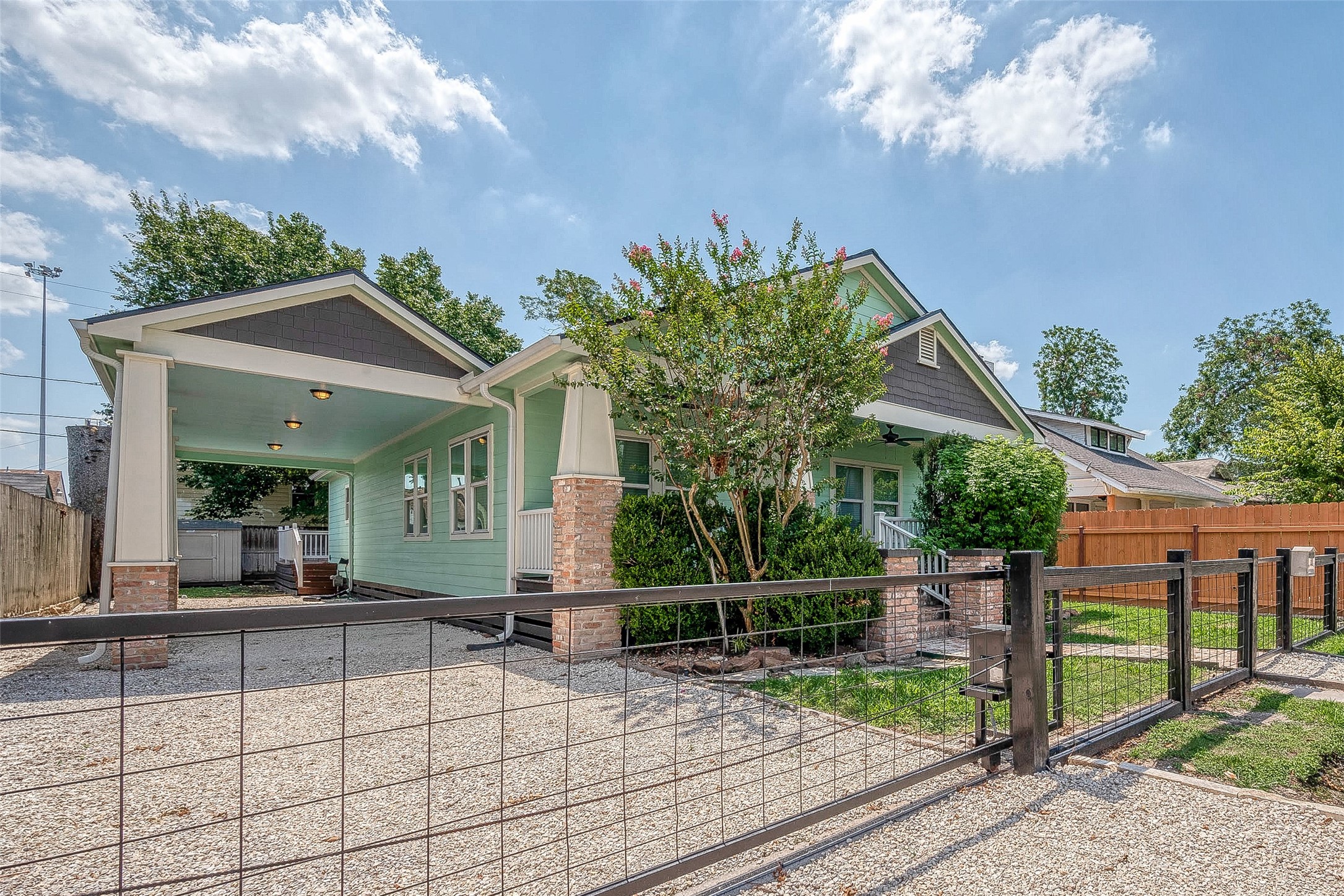 608 Vincent Street Houston TX 77009