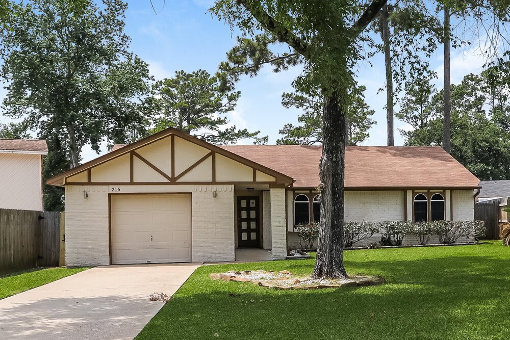 215 Paradise Lane Montgomery TX 77356