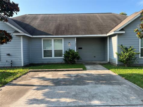 107 Avenue C Highlands TX 77562