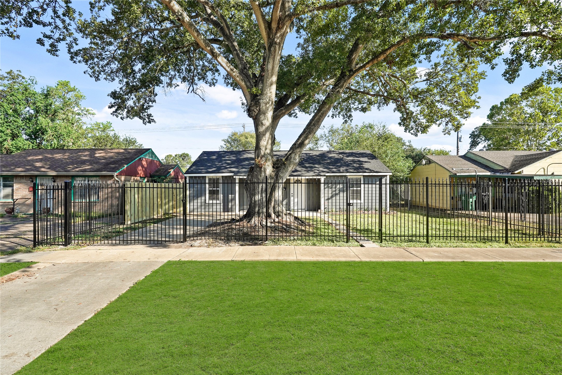 4829 Brinkley Street Houston TX 77033