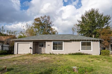 5851 Southtown Street Houston TX 77033