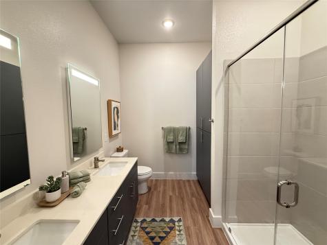 641 W Crosstimbers Street B2.407 Houston TX 77018