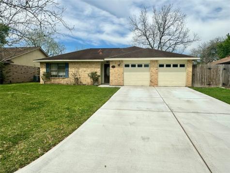 2316 Colonial Court S League City TX 77573