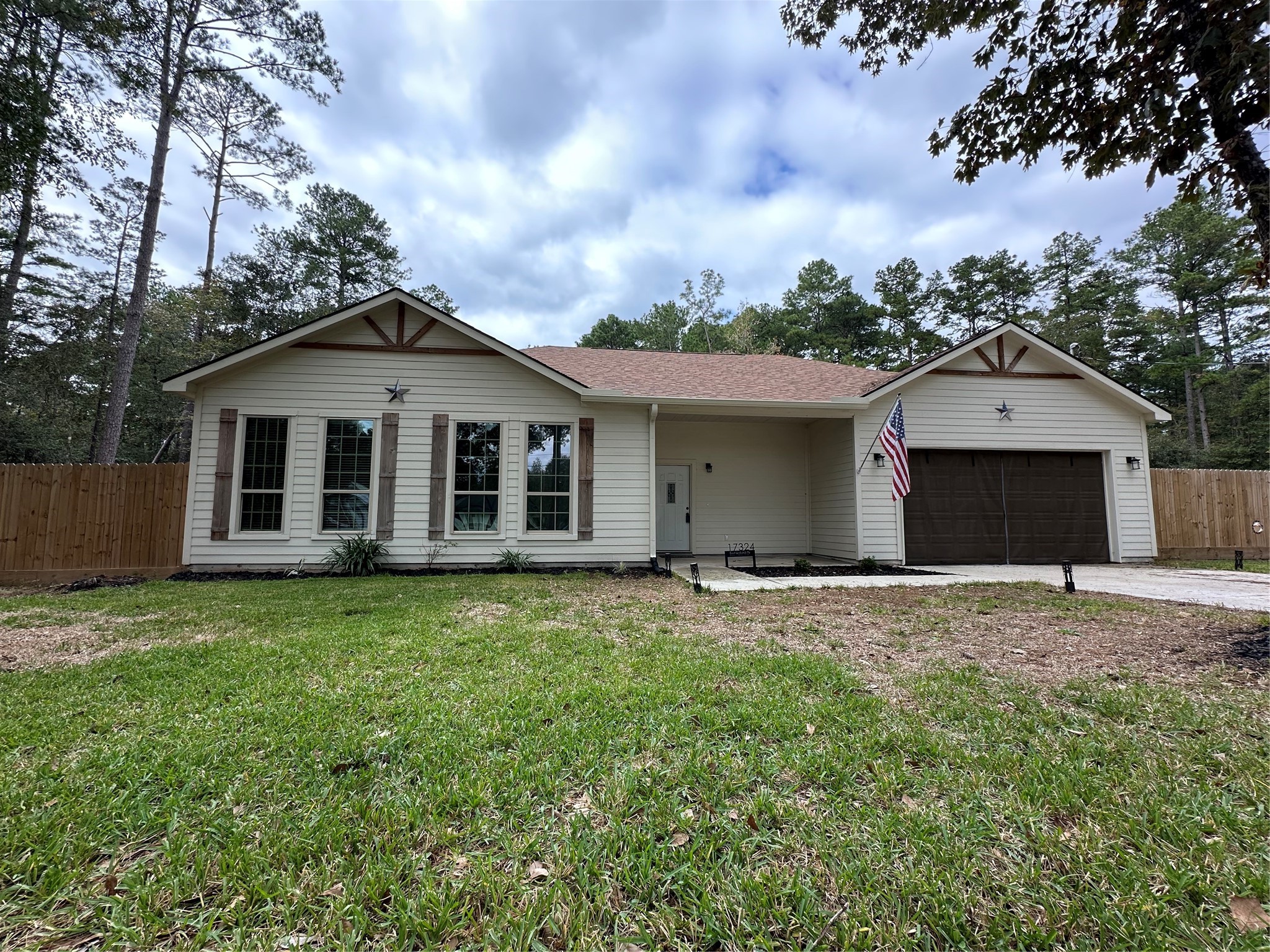 17324 E Hollyhill Drive Plantersville TX 77363