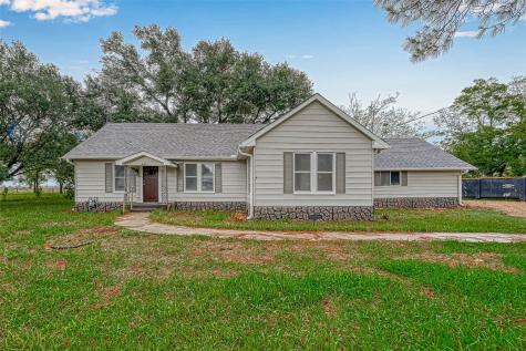 8111 Main Street Needville TX 77461