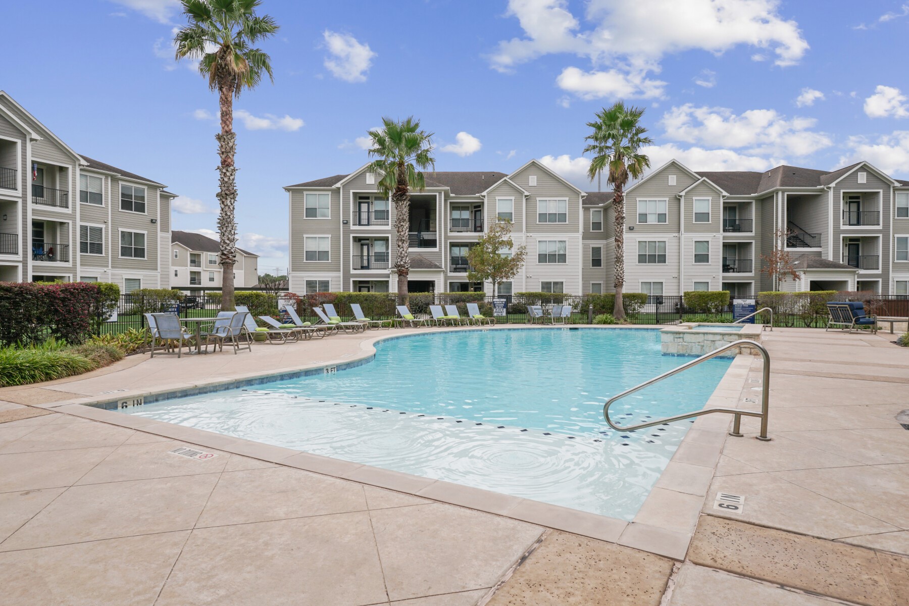 14807 Woodland Hills Drive 3309 Houston TX 77396