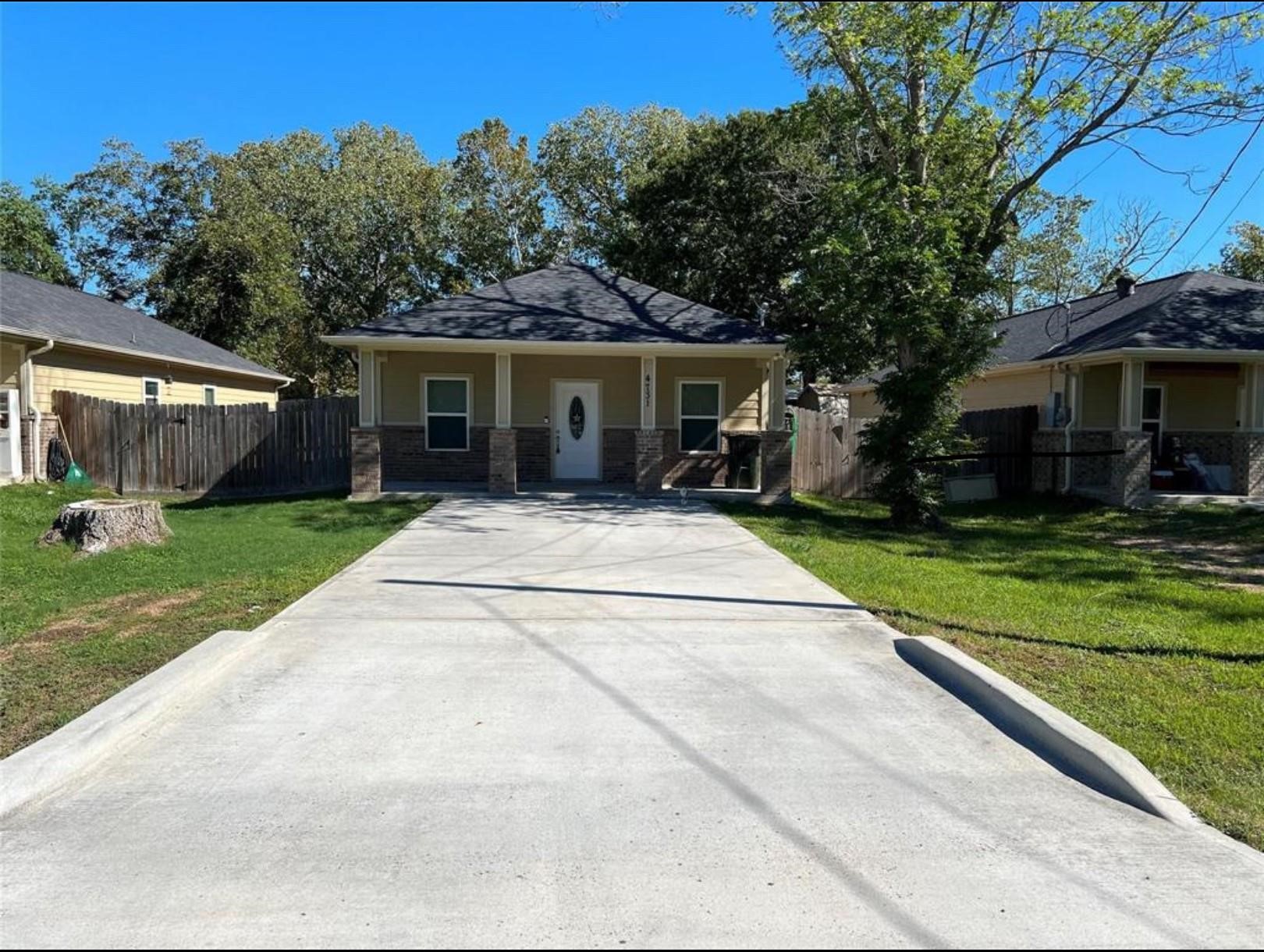 4731 16th Street Bacliff TX 77518