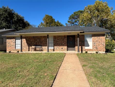 1009 Lawndale Avenue Brenham TX 77833