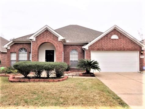 2911 Glen Cullen Lane Pearland TX 77584