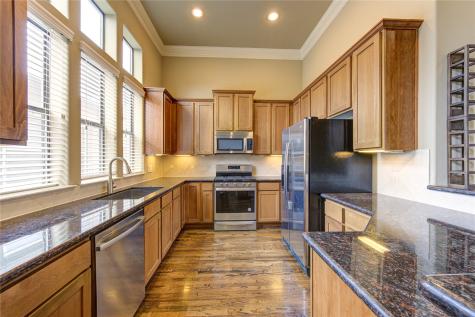 5826 Darling Street Houston TX 77007