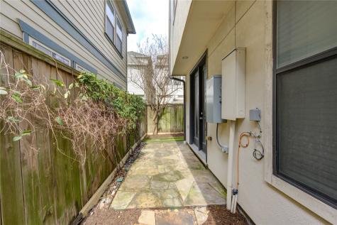 5826 Darling Street Houston TX 77007