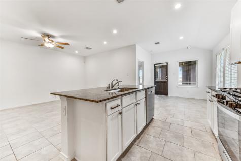 7515 Fierce Friesian Lane Rosharon TX 77583