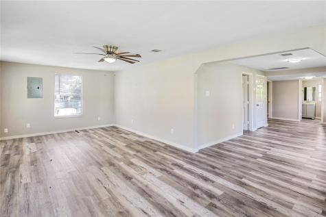1011 N Arcola Street Angleton TX 77515