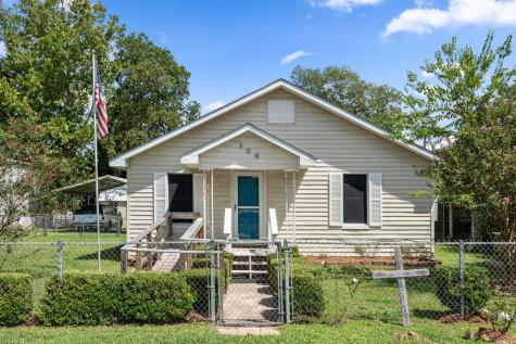 209 N Sycamore Street Tomball TX 77375