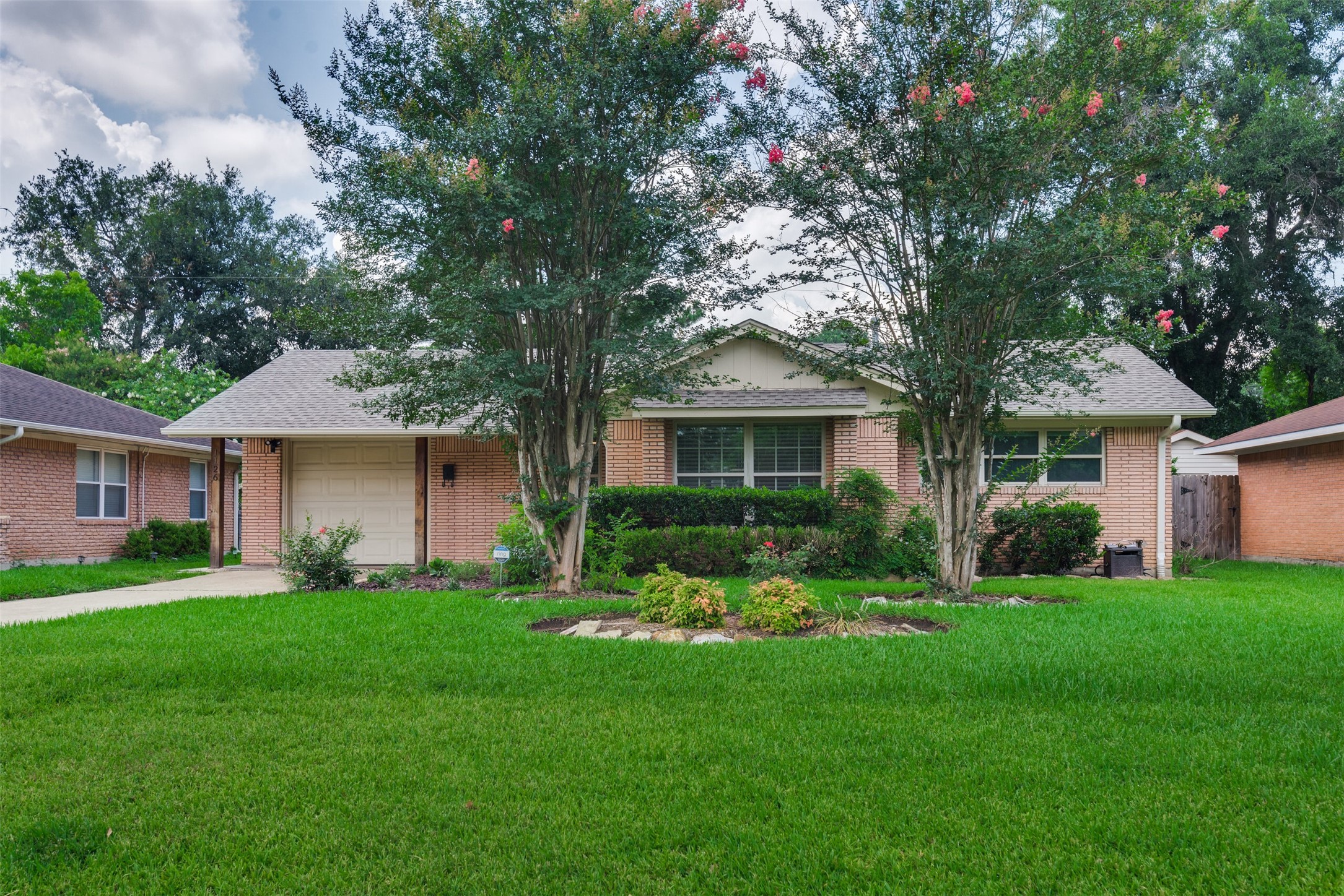 1126 W 30th Street Houston TX 77018