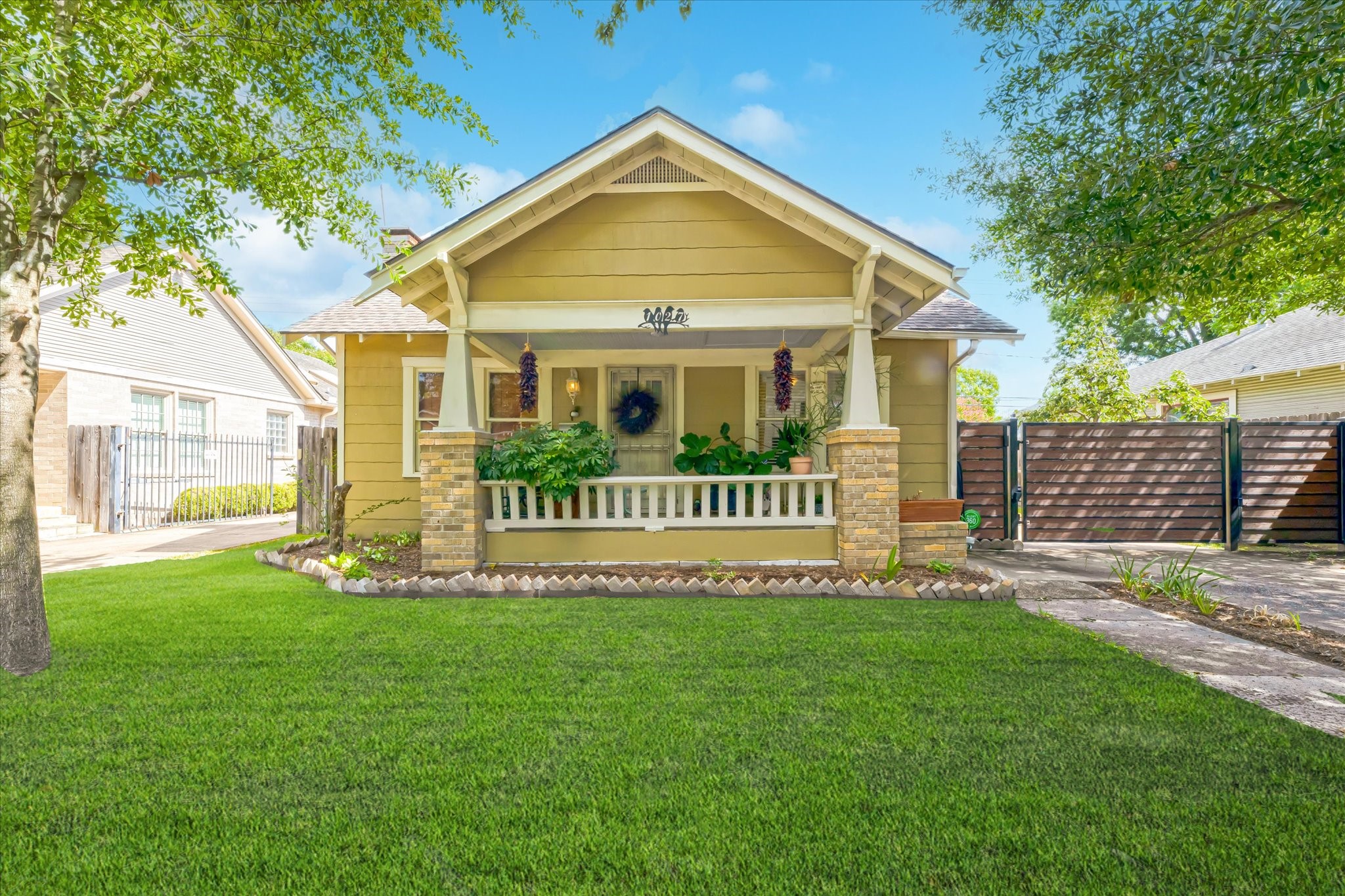 1027 W Cottage Street Houston TX 77009