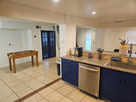 812 Marlin Street Bayou Vista TX 77563