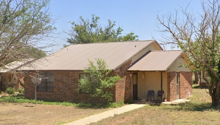 400 NW Second Street Seminole TX 79360