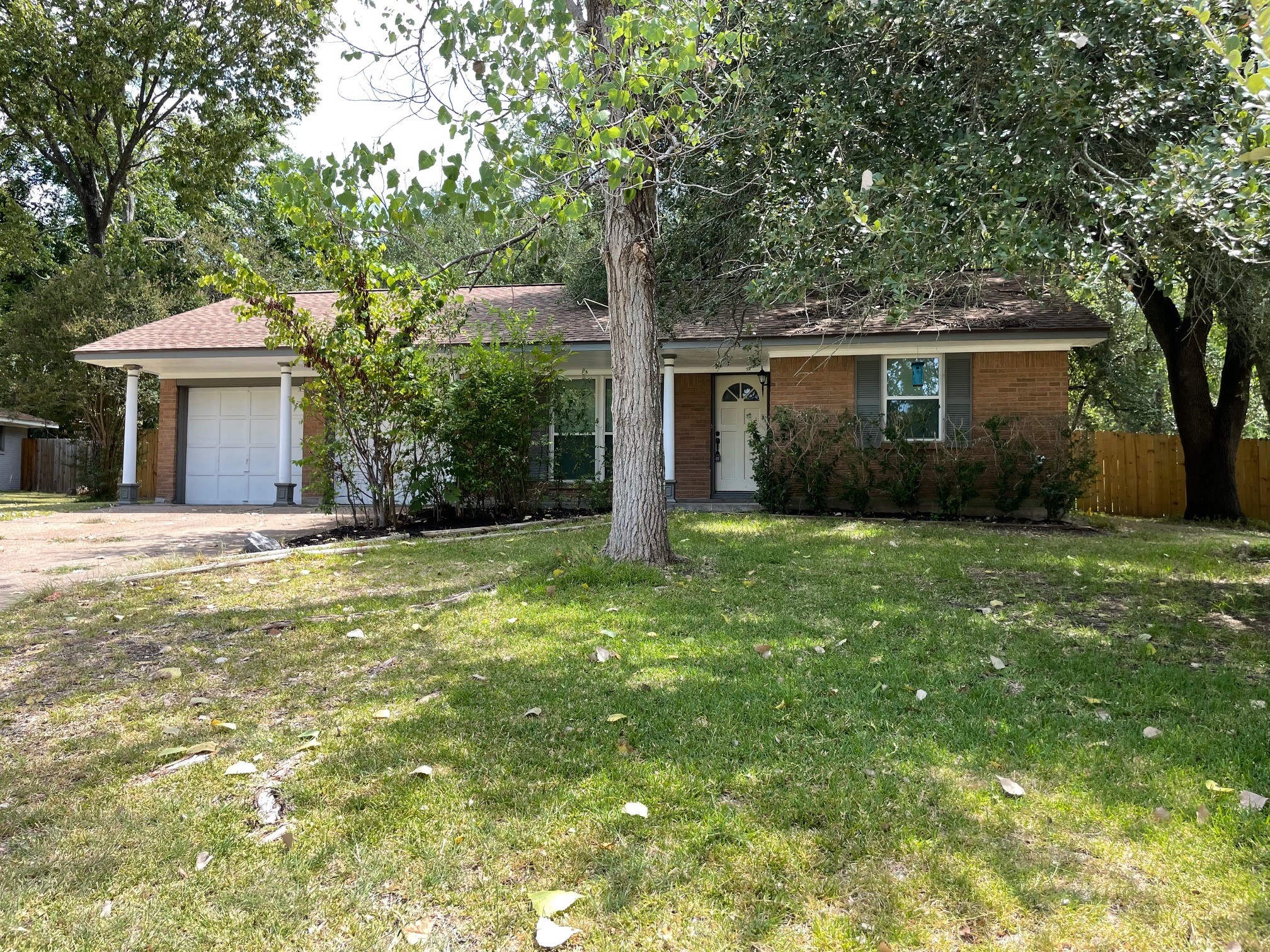 409 Far Hills Lane Huntsville TX 77320